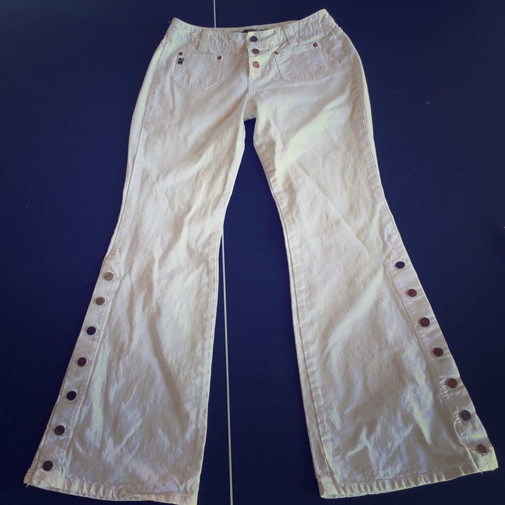 Vintage Guess Jeans unique flare white jeans